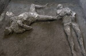 A slave and his master. The bodies of two victims of the eruption of Vesuvius were found in Pompeii Archaeologists have discovered the perfectly preserved remains of two men who died during the eruption of Vesuvius, which destroyed the ancient Roman city of Pompeii about 2 thousand years ago. According to scientists, one of these people was probably a slave, and the other was his master. Archaeologists suggest that the wealthy Roman was between 30 and 40 years old - he still has a woolen cape that was on him at the time of the eruption. The second person is from 18 to 23 years old: judging by the fact that his vertebrae were compressed, he was engaged in hard physical labor, and therefore was a slave. Scary Pompeii find sheds new light on the scale of the disaster 2,000 years ago "These two victims were most likely trying to hide, but they were boldly carried away by the pyroclastic flow. It happened at about nine in the morning," says Massimo Osanna, director of the archaeological reserve in Pompeii. ... Just as in the case of other remains of the victims of the eruption of Vesuvius in Pompeii, the figures we see in the photographs are the result of the application of technology developed back in 1863 by the Italian archaeologist Giuseppe Fiorelli. When, during the excavation of volcanic ash, voids are found in which the decayed remains of the dead are likely to be found, they are filled with gypsum. The result is an accurate cast of a man who lived two thousand years ago and suddenly found himself under a layer of pyroclastic flow. Rich villa The new find was made in an opulent Roman villa in the Civite Giuliana area. It was there that, two years ago, archaeologists discovered the remains of a horse in a harness - perhaps this crew was trained to rescue residents from an eruption. The owner of the villa was probably a prominent military man or a high-ranking local official, scientists suggest. At the time of the eruption, which occurred in 79 AD, about 13 thousand people lived in Pompeii. Excavations in Pompeii continue, but due to the coronavirus pandemic, the archaeological site remains closed to visitors.