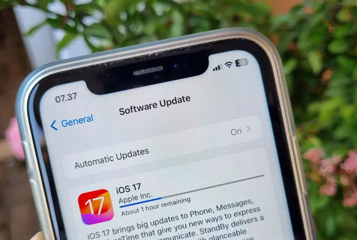 iPhone 11 is still supported with iOS 17 operating system with many interesting new features
